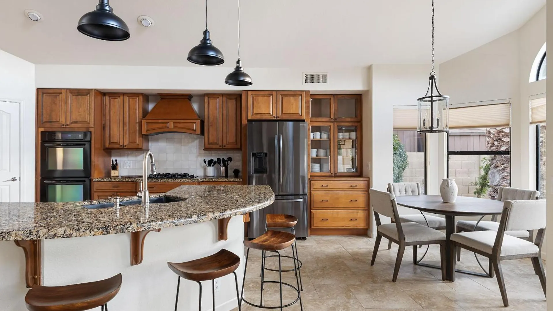 Arch Views Beautifully Designed Home With Swimming Pool Table And More Phoenix