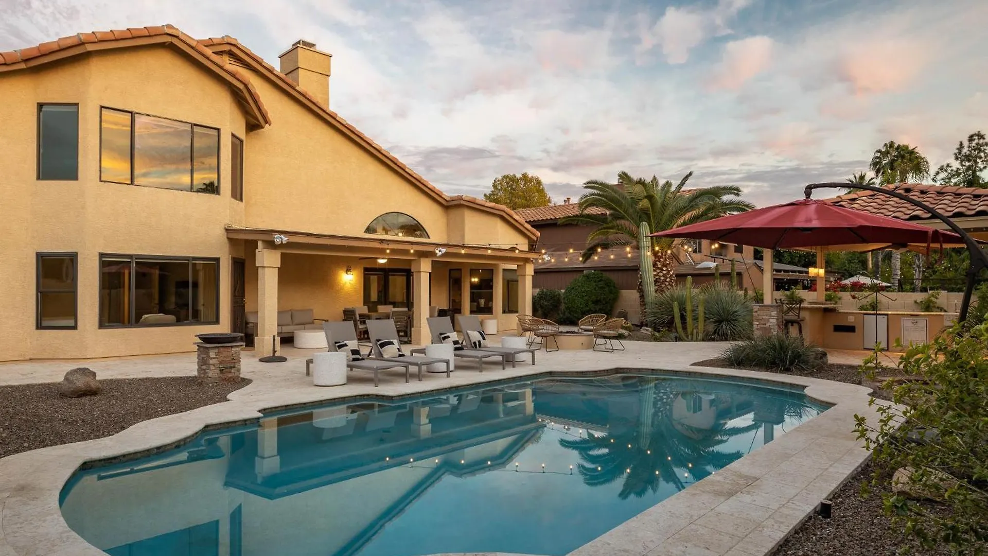 Arch Views Beautifully Designed Home With Swimming Pool Table And More Phoenix